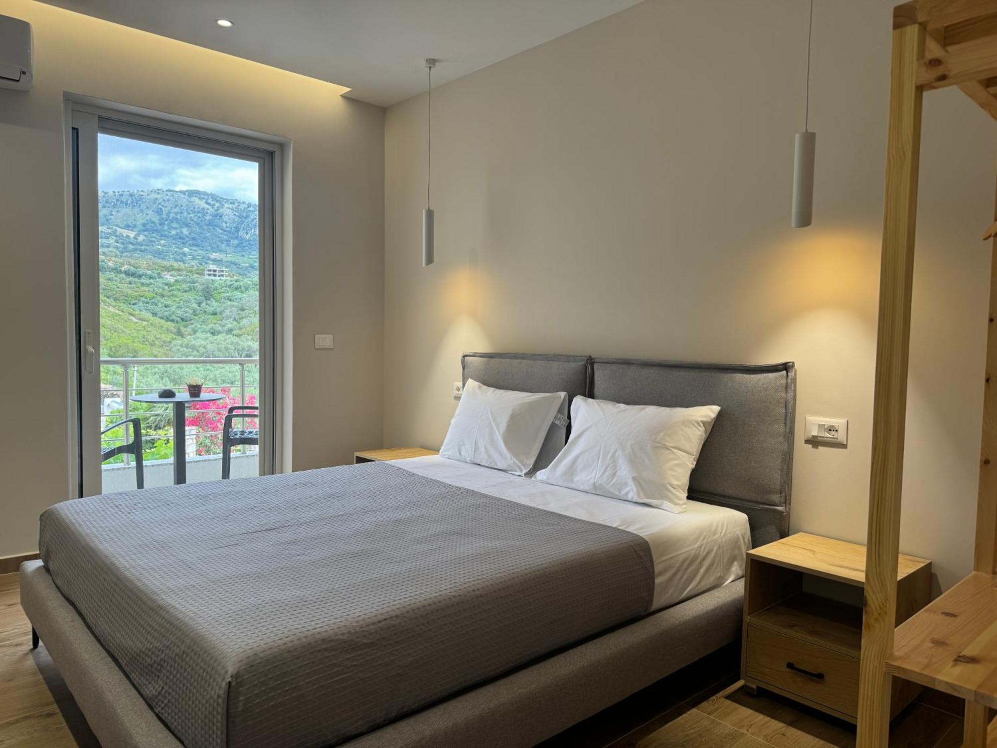 Ion Rooms Himarë Exterior foto